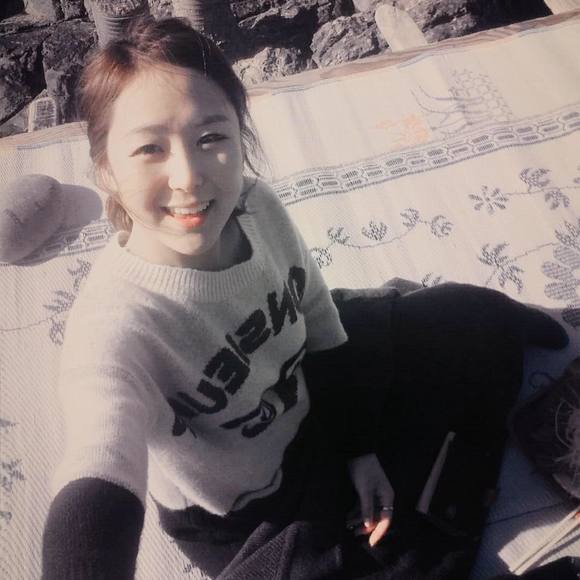 Meet your Posher, Yewon - Picture 1 of 1